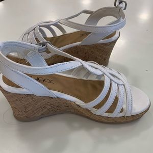 Little girls wedges NWOT